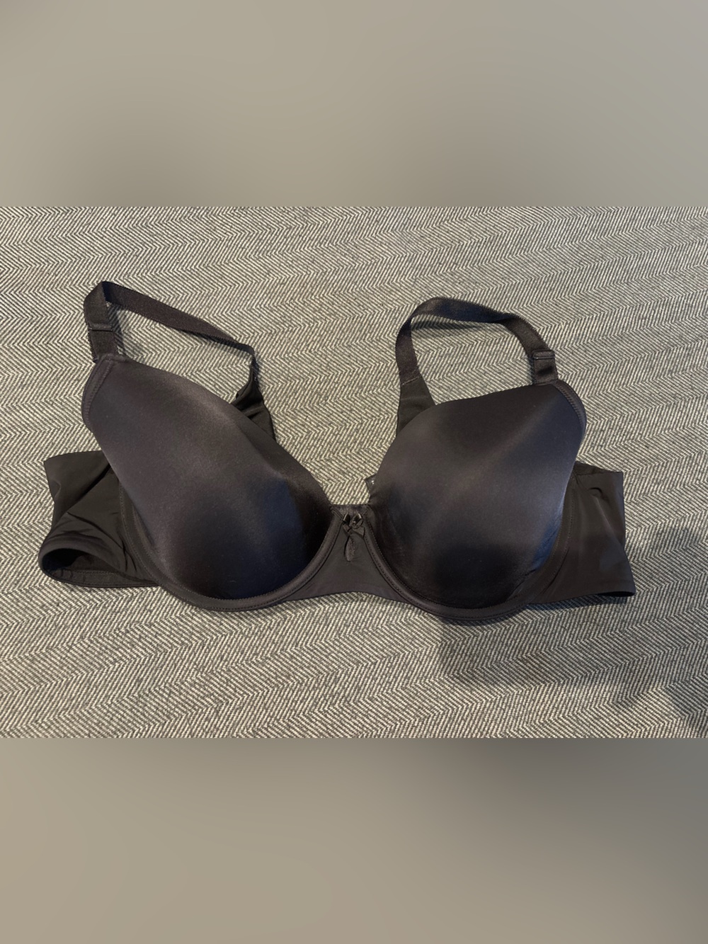 Everyday Black Underwire Bra with Smooth Cups
